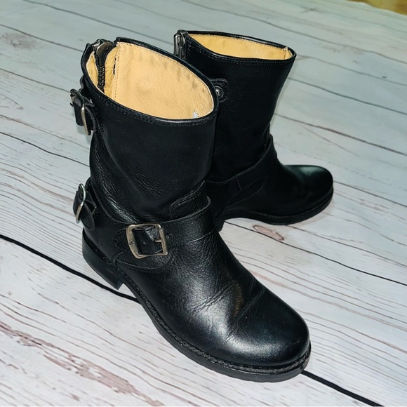 Frye Veronica Back Zip Black Leather Short Moto Boots size 6 - Picture 1 of 12